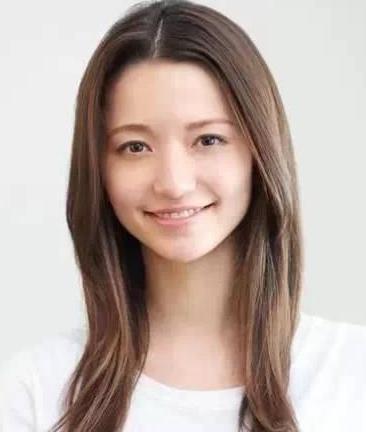 长发怎么扎好看，四步编发浪漫吸睛！