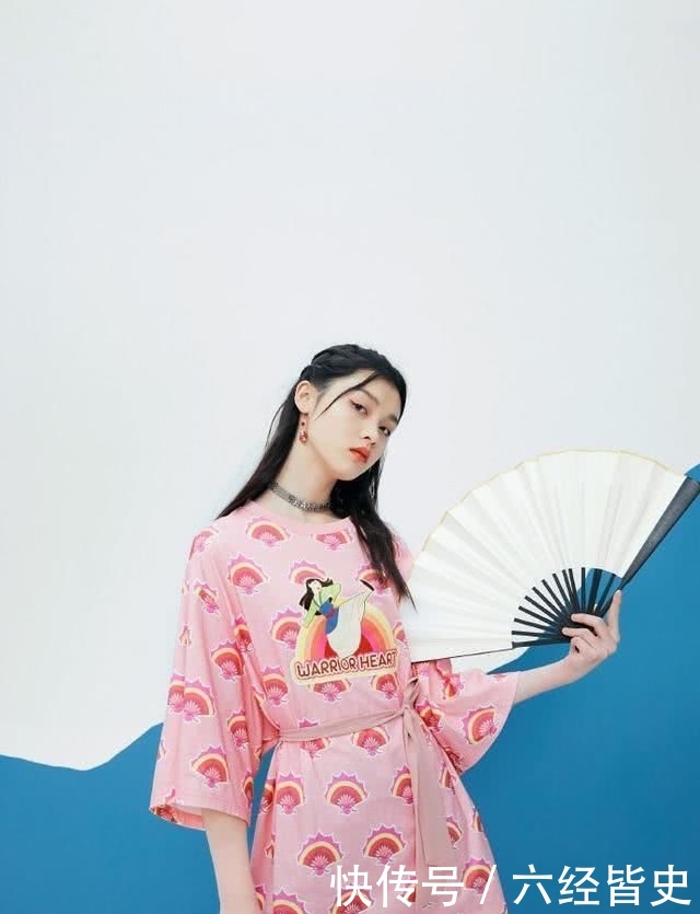  「竟然」太平鸟竟然和花木兰联名了，中国风旗袍又美又飒，这也太好看了！