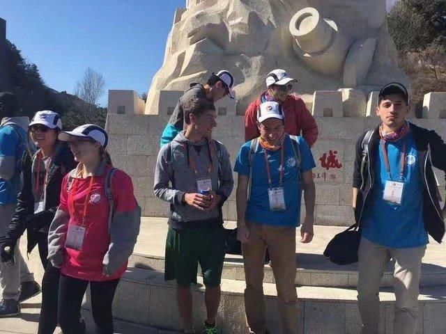 美国游客迷惑：这东西这么贵中国却每家都有，真的是太有钱了