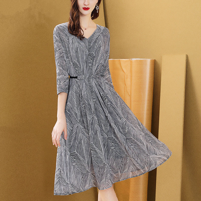 新发现一种“德芙裙”,刚上市火爆!老婆抢4件,美得一愣一愣