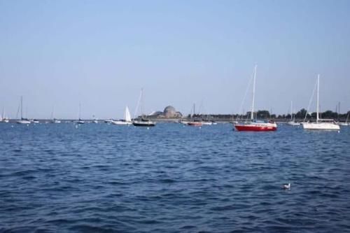 北美五大湖唯一全部属于美国的湖泊，湖面之大看起来就像大海