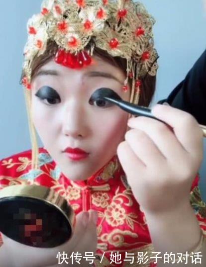  睁开眼■新娘的“眼妆”走红网络，睁开眼的那一刻，网友这才是高手！