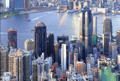  『包租婆』香港最贵“包租婆”靠两栋楼吃一辈子，一栋收租45亿一栋收100亿！