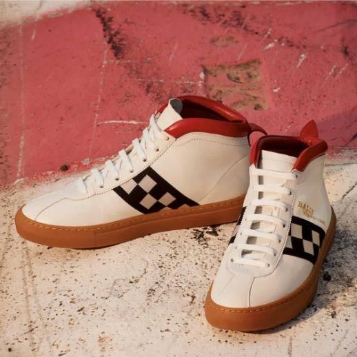 戳进来｜看完了她们的穿搭，我立刻丢掉了鞋柜里的高跟鞋！