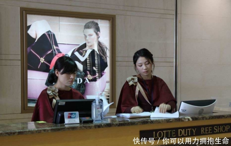 大晚上住酒店时,明明还有房间,为何酒店前台总是说“没房”?