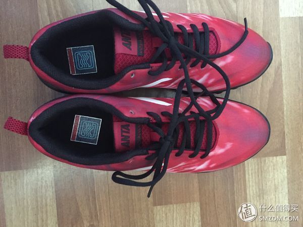创意不错但没有做好-ANTI 安踏 ANTA 柔软柱跑鞋开箱