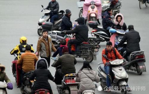 新标电动车速度太慢，车主受不了这“龟速”？专家：要脚蹬干啥？