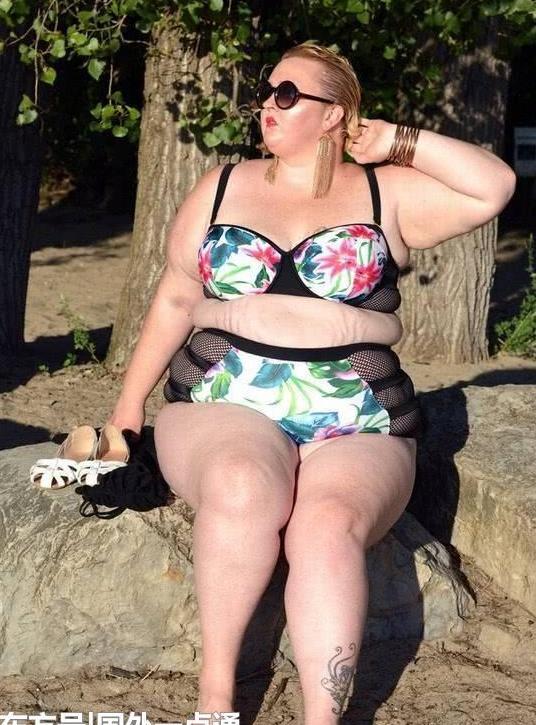 女子体重接近300斤，却意外成为新晋网红，原因竟是因为衣服！