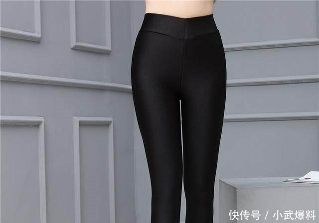 放弃牛仔裤吧，最流行的几款打底裤，简直就是遮粗腿的“利器”