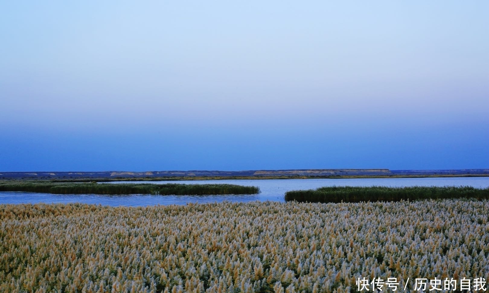  「湖泊」八百里“借水”将荒野变成湖泊，只用十六年，中国再一