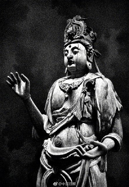 因圆珠笔画走红的山西小伙，又创作出唯美钢笔画！