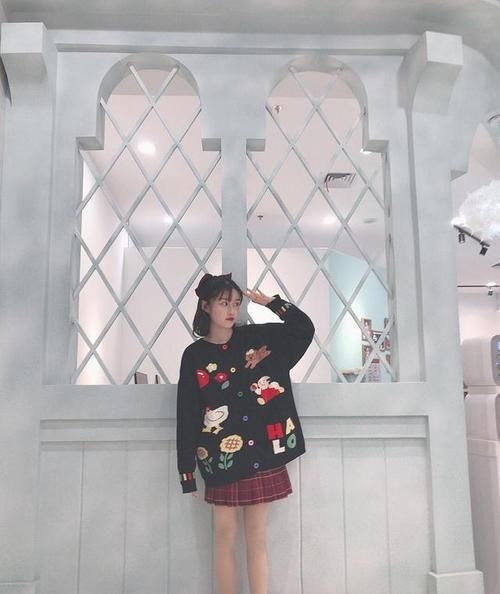  「女生」最潮范儿美搭，小个子女生不知道怎么穿？记住这5个技巧，轻松“长高”十公分