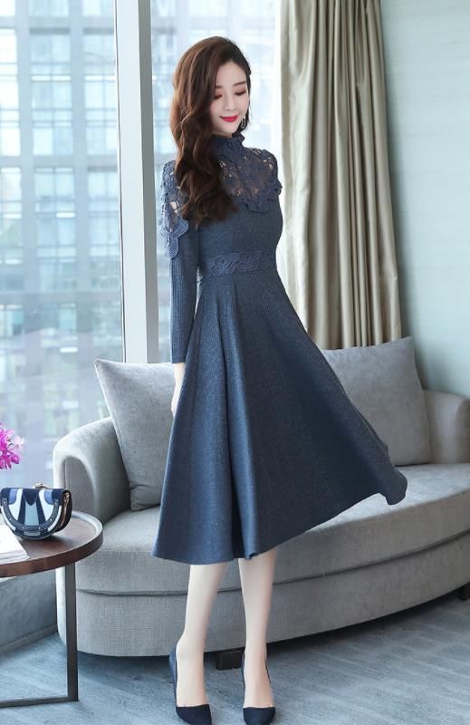 女人到了45岁，记得穿蕾丝秋裙，款款明艳动人，又美又嫩还洋气