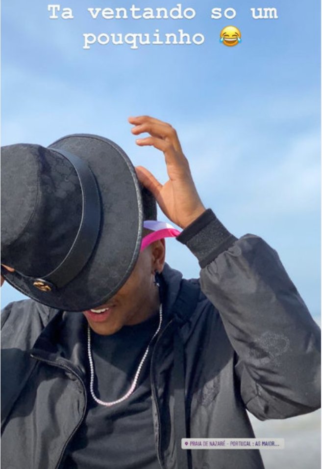 潮男现身!罗德里戈、维尼修斯去葡萄牙看冲浪