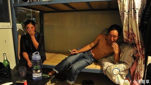 工地上一天300元却招不到人，包工头心急如焚，农民工说出实情