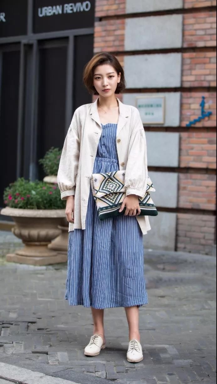 街拍路人,时尚热火的夏天穿搭参考,让你火得像网红女神一样