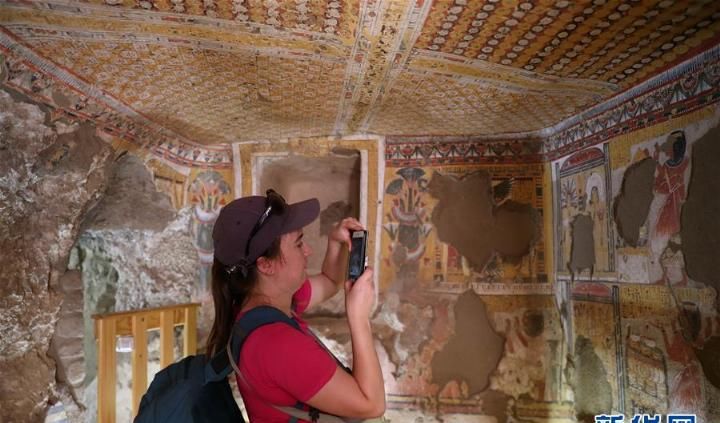 埃及开放两座3300年历史古墓，内部壁画保存完好
