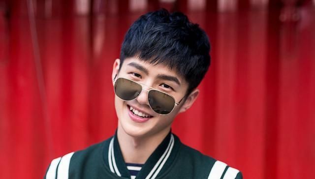 『亲和力』24岁张新成，用努力赢得观众掌声，他的小师弟用亲和力获网友赞赏