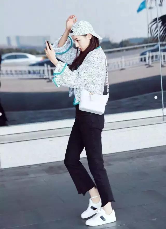 胯宽这样穿真的伤不起！杨幂都没办法拯救迪丽热巴了！