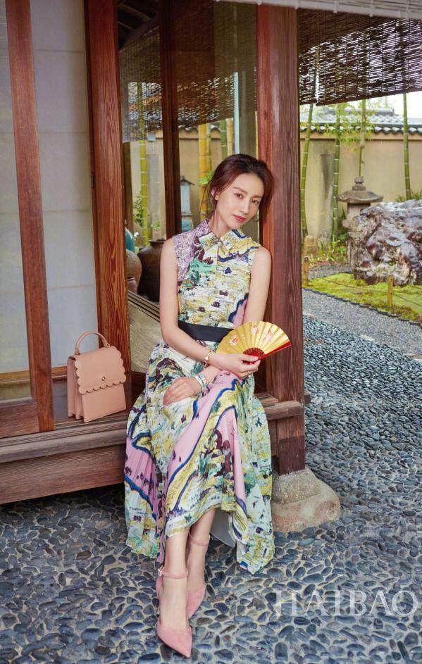 董洁真更狠的! 穿的短裤下面毛茸茸的还很紧身 网友: 离婚后什么