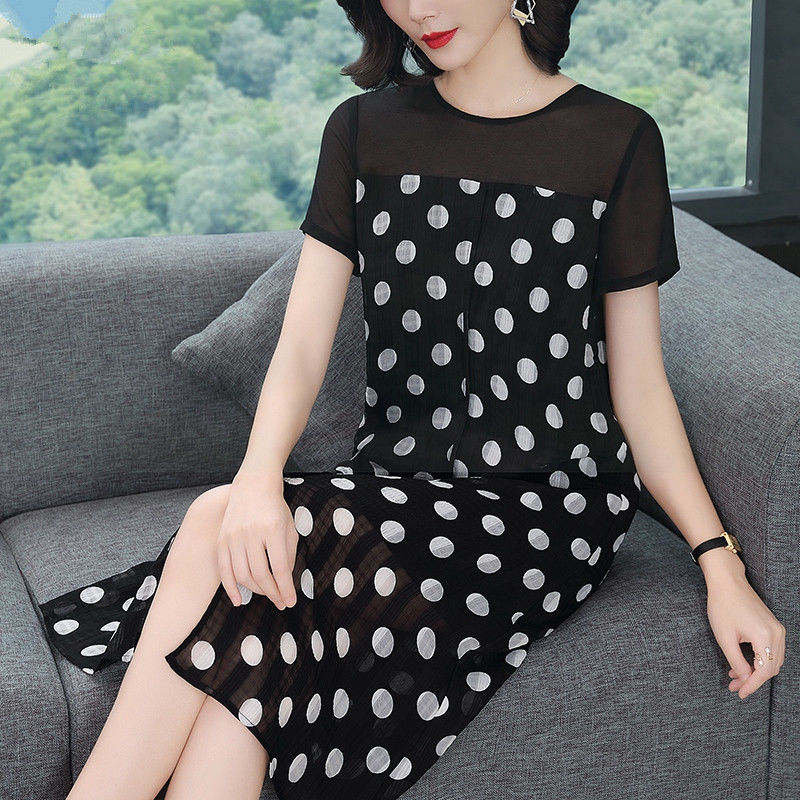 我认为这“薄”秋裙，比旗袍高贵，比波点裙洋气，让人一见倾心