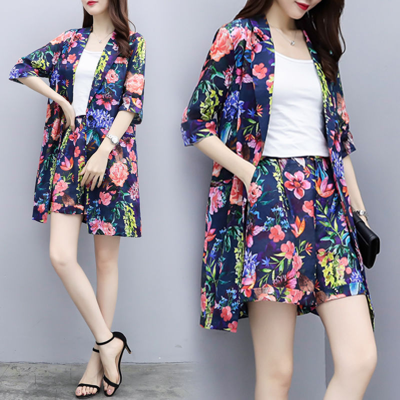 1米55的老婆，从不穿裙子，我给她买7套短裤套装，她穿特显高