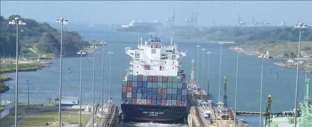  「港口」中国实际行动感动巴铁，巴铁赠港口43年使用权，可停数