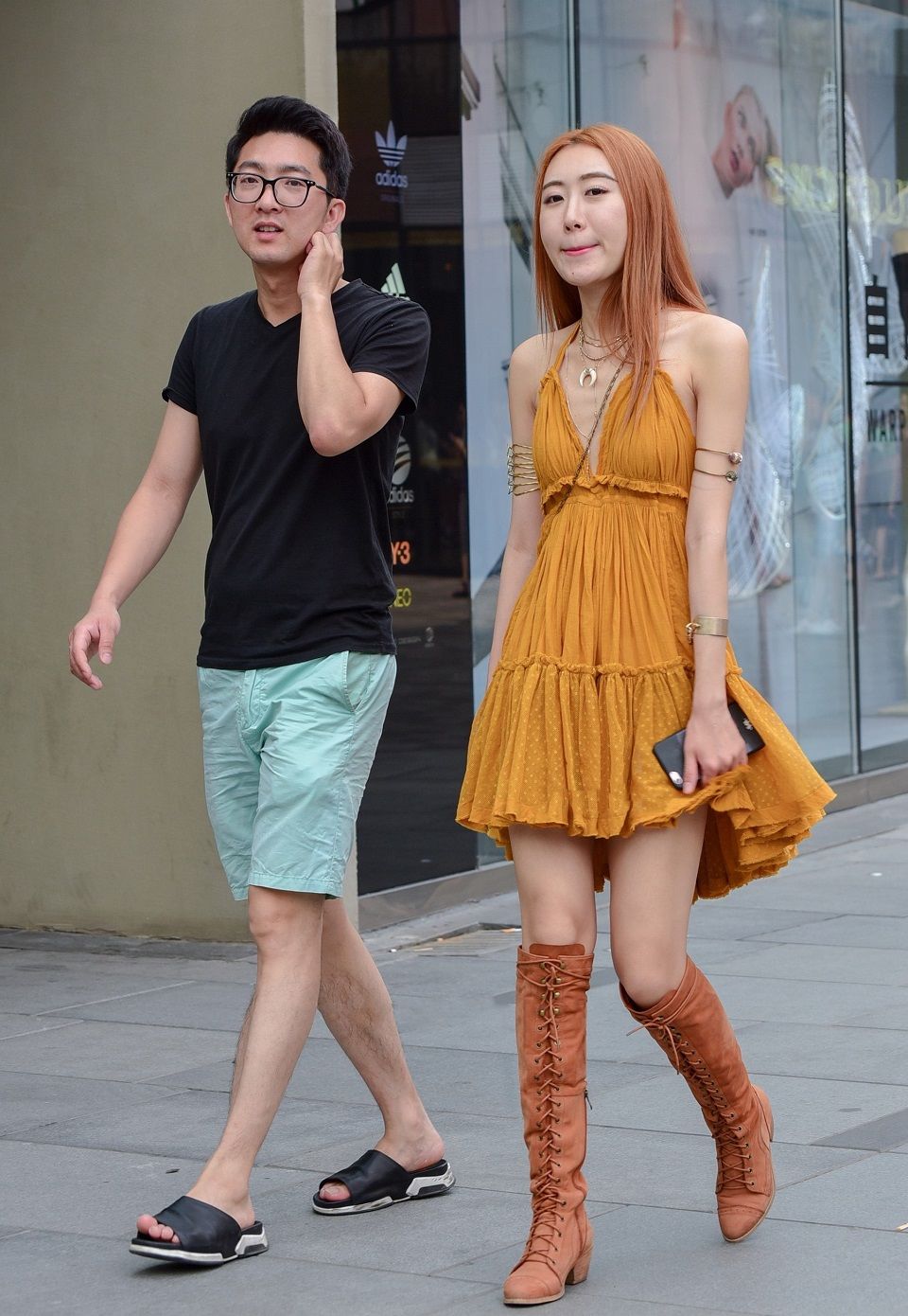 街拍路人，颜值高只是美女，会穿搭才配叫女神!