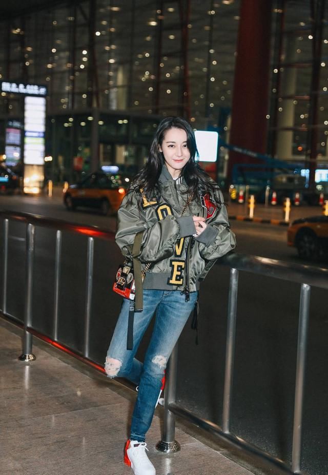 「迪丽」《枕上书》剧照曝光！迪丽热巴身披华服太性感，难怪能迷倒高伟光