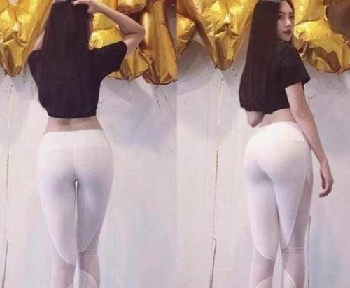 街拍美女：小姐姐打底裤真迷人！突出下身完美身姿，大方又简约！