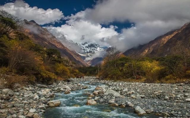 它只是雅安的一个县，却几乎包揽了川西美景!离德阳仅4小时!
