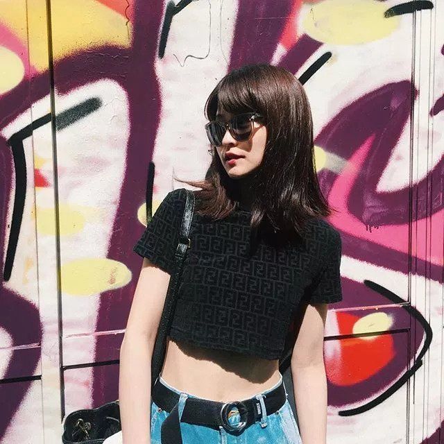 年仅21岁身高167的横田成当红的杂志麻豆,坐拥日圈26万粉丝,超