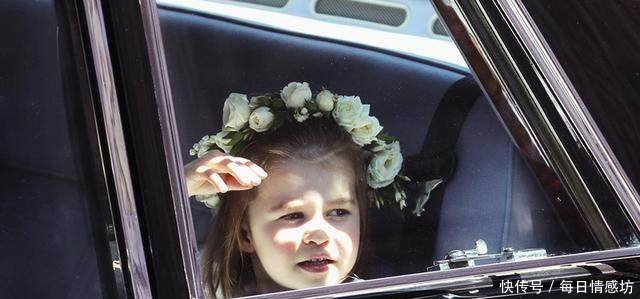 哈里大婚，凯特四穿旧衣低调登场，夏洛特公主吐舌抢镜