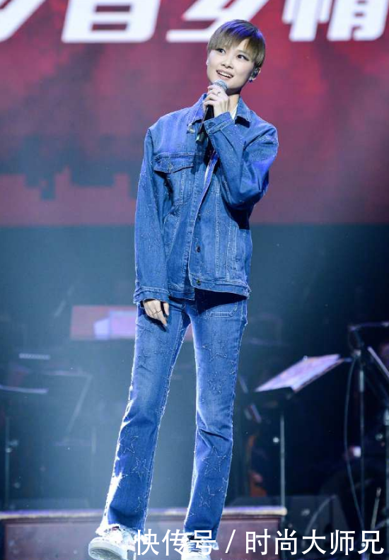 李宇春太胆大！这么大胆的开衩裙也敢穿出门？一般人穿绝对丑哭了