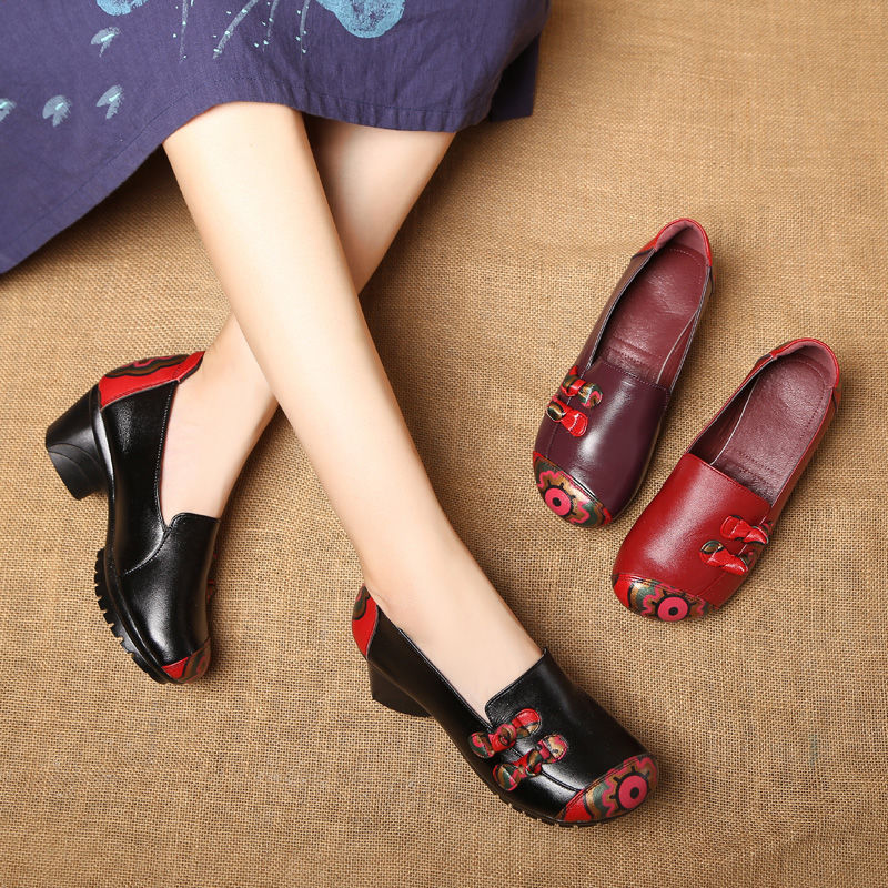 今年秋天最流行的12款女鞋，潮流百搭，让人赏心悦目，忒养脚