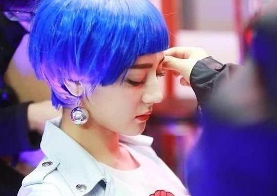 发色决定颜值！郑爽颜值巅峰，昆凌美称洋娃娃，唯独baby最俗气