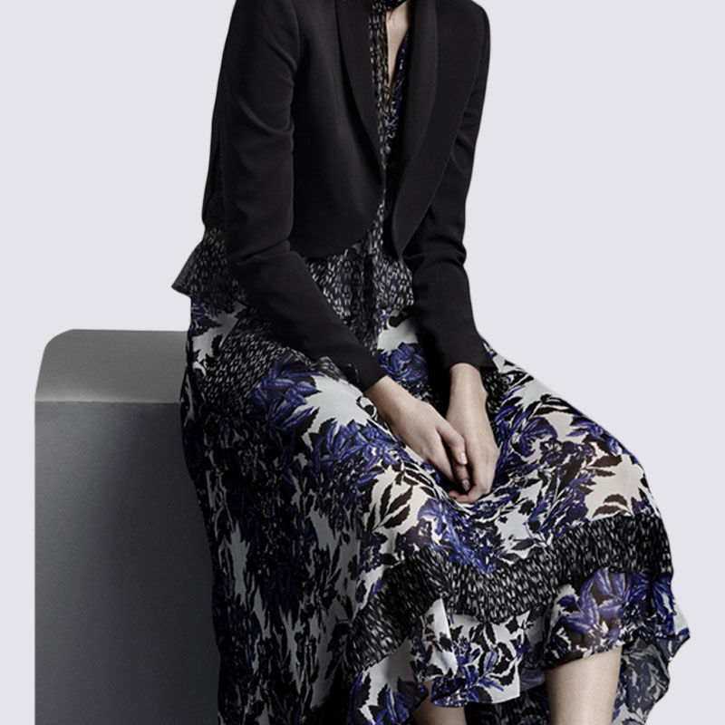 如果你真的很有钱，就别穿真丝了!买件这欧版装，减龄更高雅