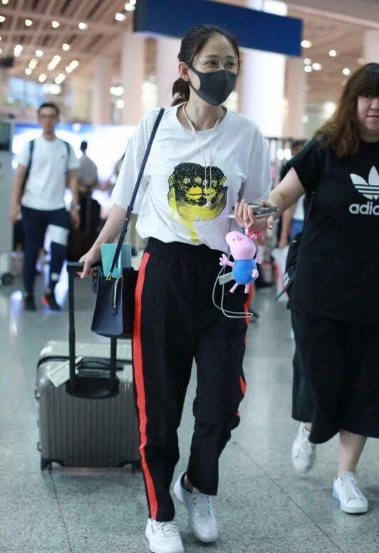 陈乔恩也成时尚黑洞！本想要装嫩，没想到暴露了自己的身材缺陷！