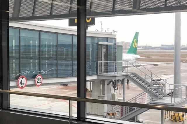  小时|飞机明明更快，为什么大家宁愿选择5小时的高铁而不坐飞机