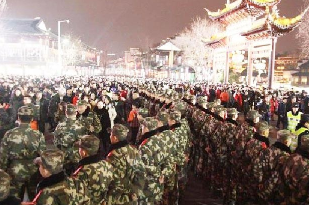 南京人气最高的景区，每天游人如织，网友：看景还是看人？