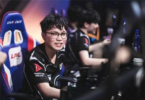 IG官微辟谣JKL手伤 最后一句却耐人寻味 网友:暗示我西皇上场?