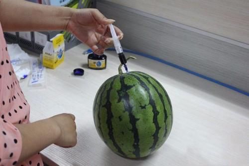 西瓜打甜蜜素真的假的？专家告诉你真相，这几句话要记住