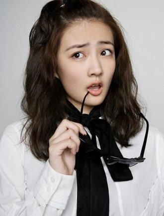 徐璐这是换发型吗?网友:这是换脸啊!新发色好美，一秒嫩回18岁