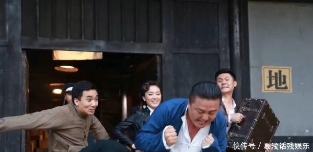  「周星驰」18岁的他放弃大学，只身到横店做群演，如今身价不菲让人羡慕
