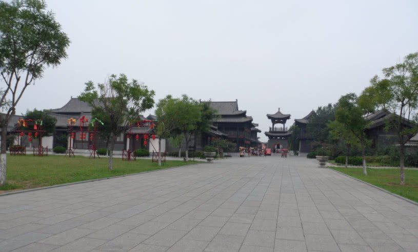 花费12亿建的古镇，门票60当地人也说贵，商家纷纷撤离，可悲