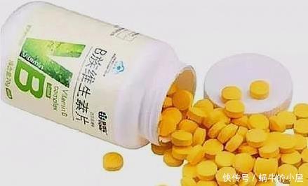  「叶绿」凤尾竹、吊兰叶片焦边，用上这“2种补药”，枝壮叶绿，真喜庆！