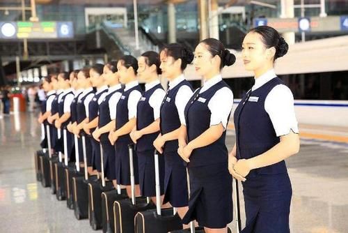  离职率：为什么高铁乘务员，离职率那么高？辞职女说出真相，最