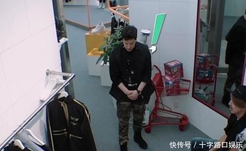 『发生』潘玮柏工作中膝盖疼痛难忍,有谁注意下一秒发生了啥?又心疼又好笑