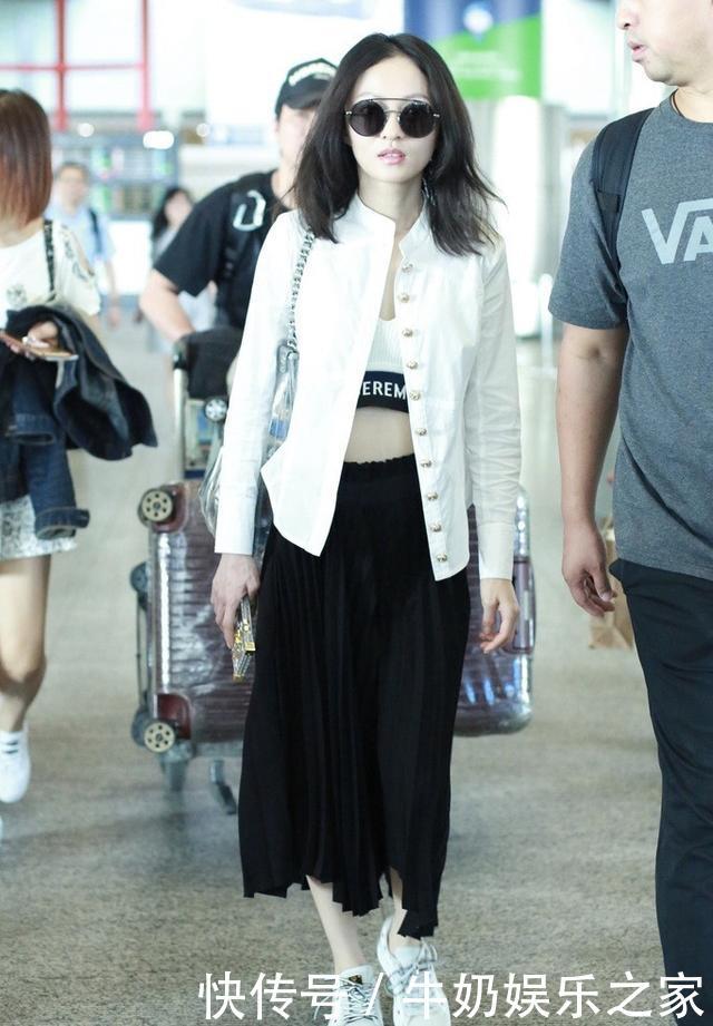 赵丽颖的腰已经够细了，没想到张韶涵更细，网友：“小腰精”！