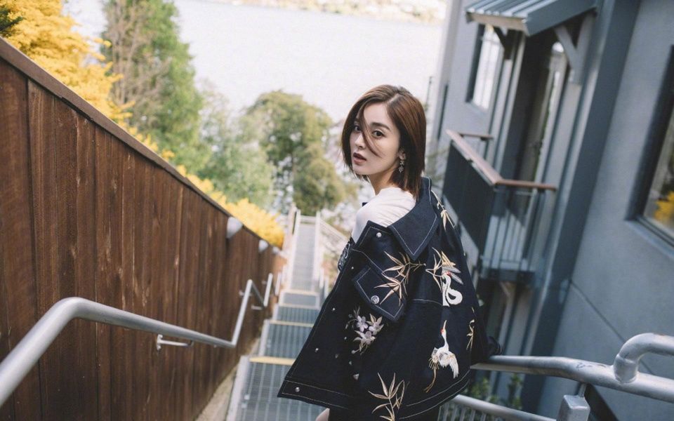 张翰深夜发博公布新恋情?郑爽微博再度沦陷，娜扎回应想太多!